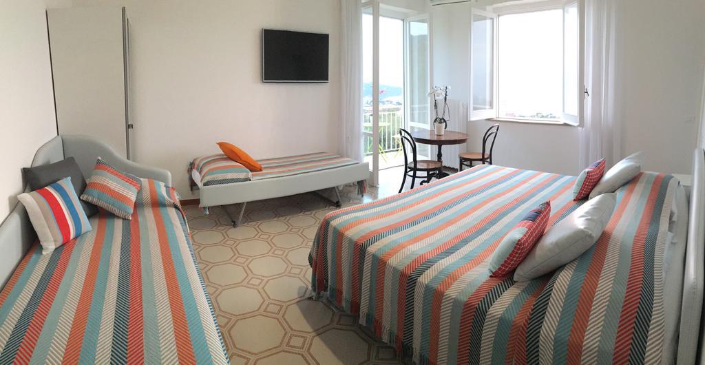 Villa Sorrento Flats Bagian luar foto