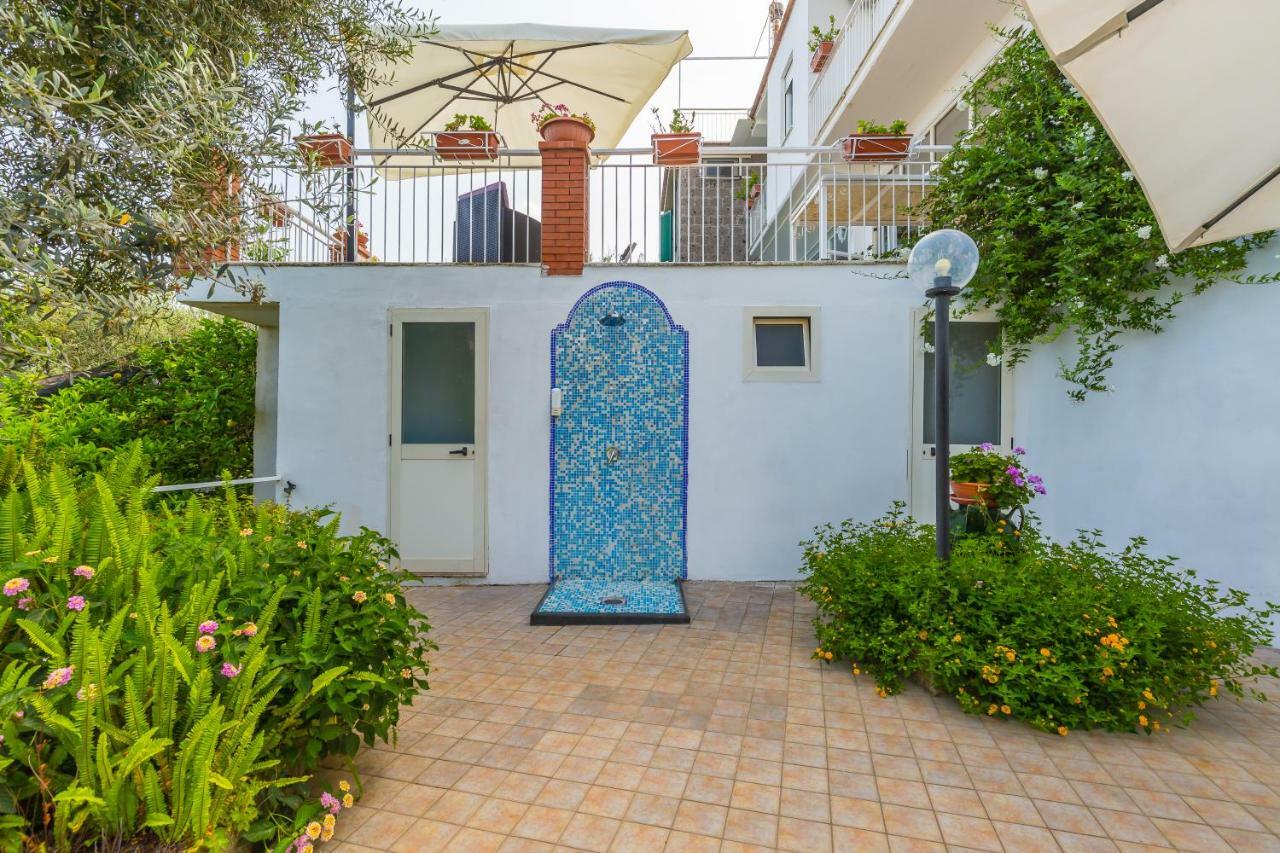 Villa Sorrento Flats Bagian luar foto