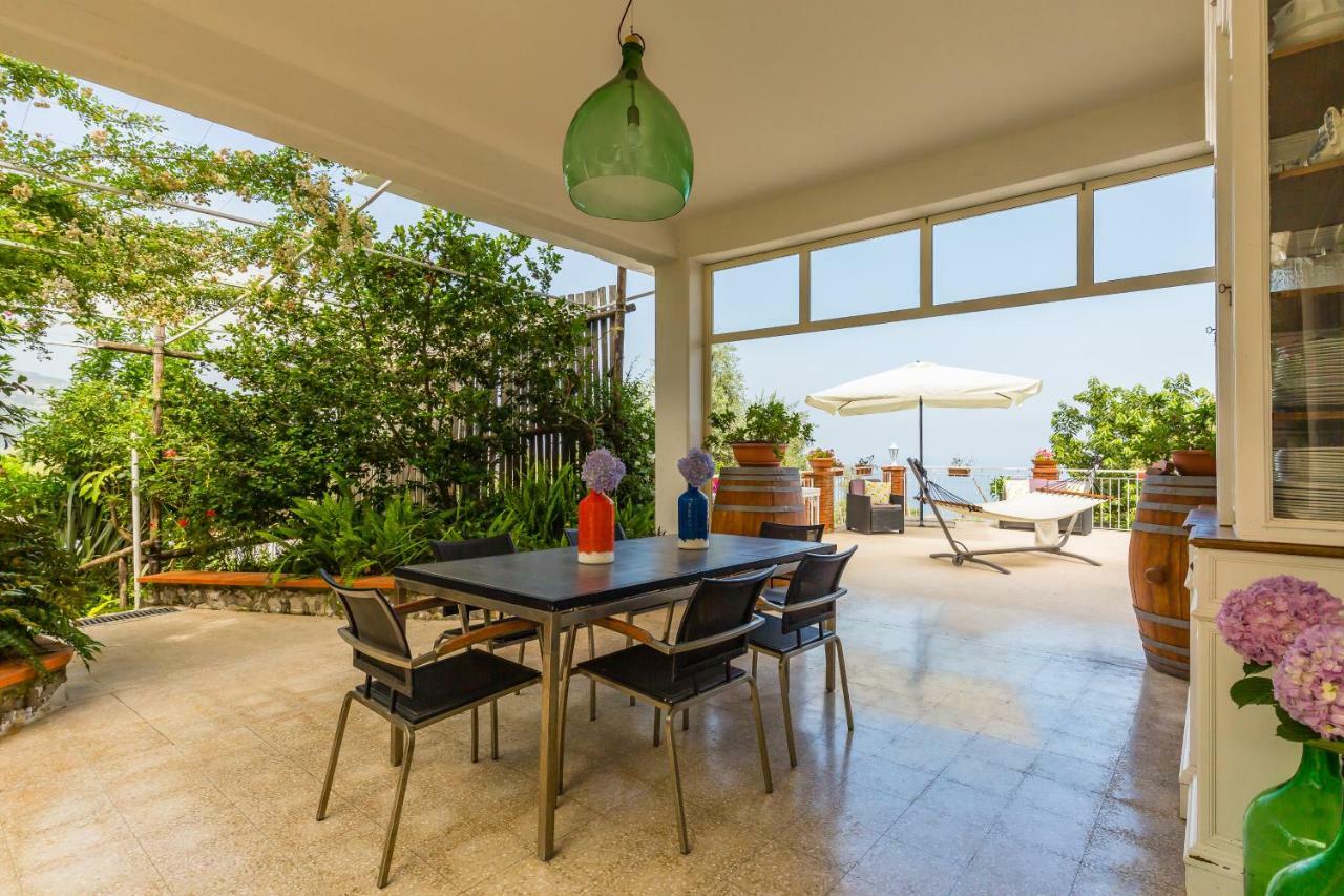 Villa Sorrento Flats Bagian luar foto