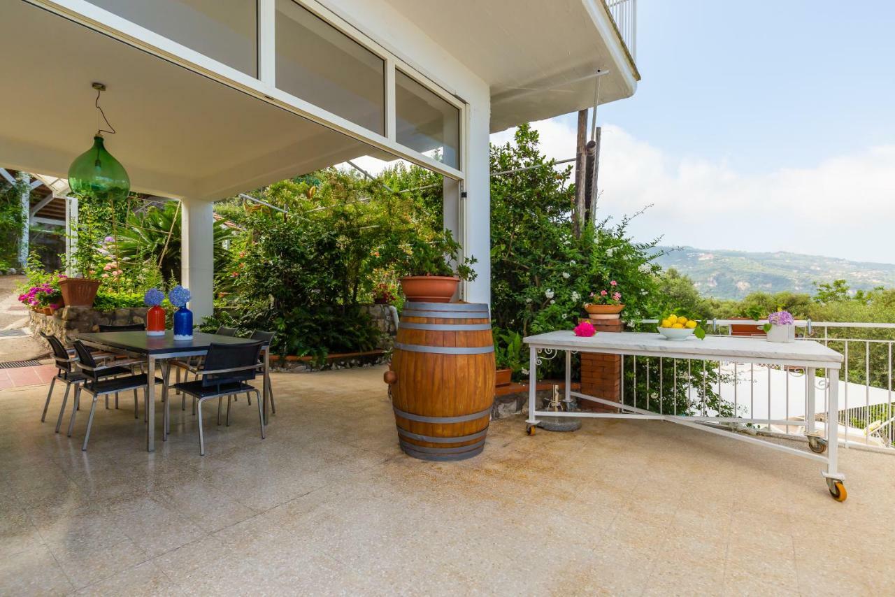 Villa Sorrento Flats Bagian luar foto