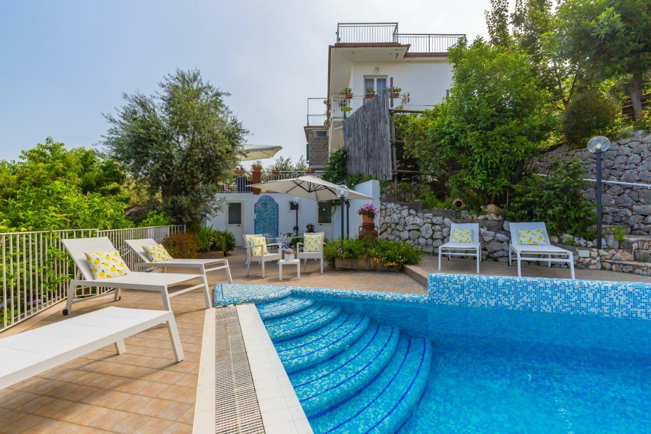 Villa Sorrento Flats Bagian luar foto
