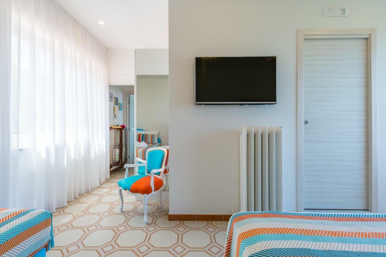 Villa Sorrento Flats Bagian luar foto