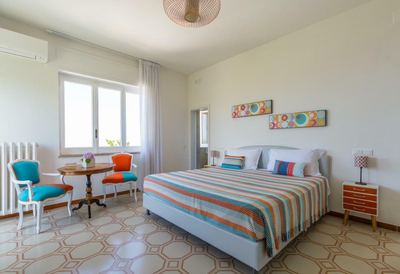 Villa Sorrento Flats Bagian luar foto