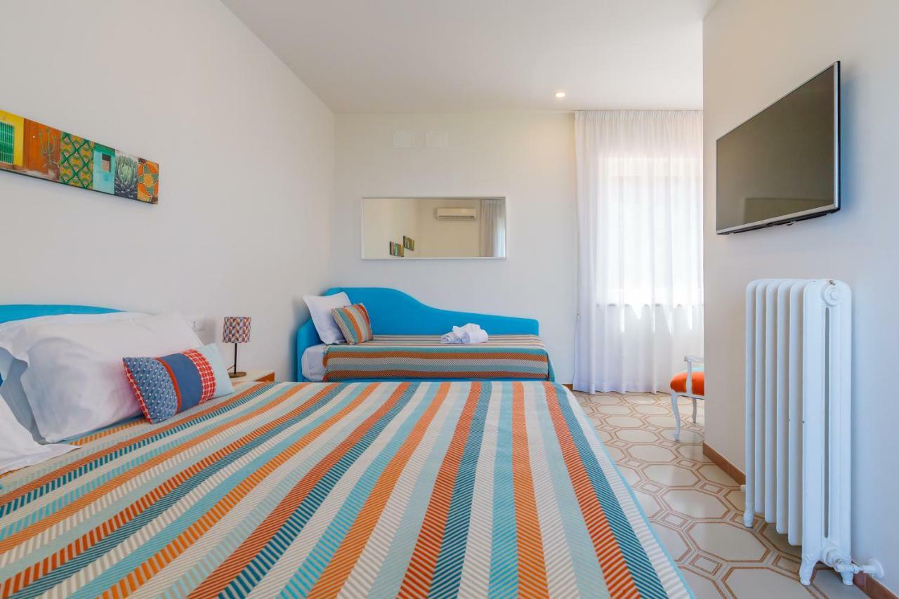 Villa Sorrento Flats Bagian luar foto