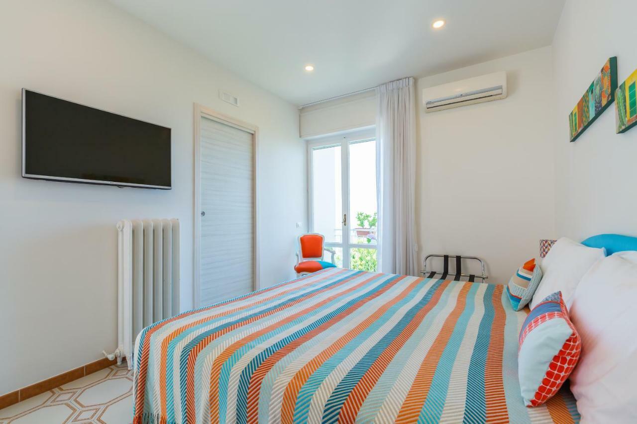 Villa Sorrento Flats Bagian luar foto