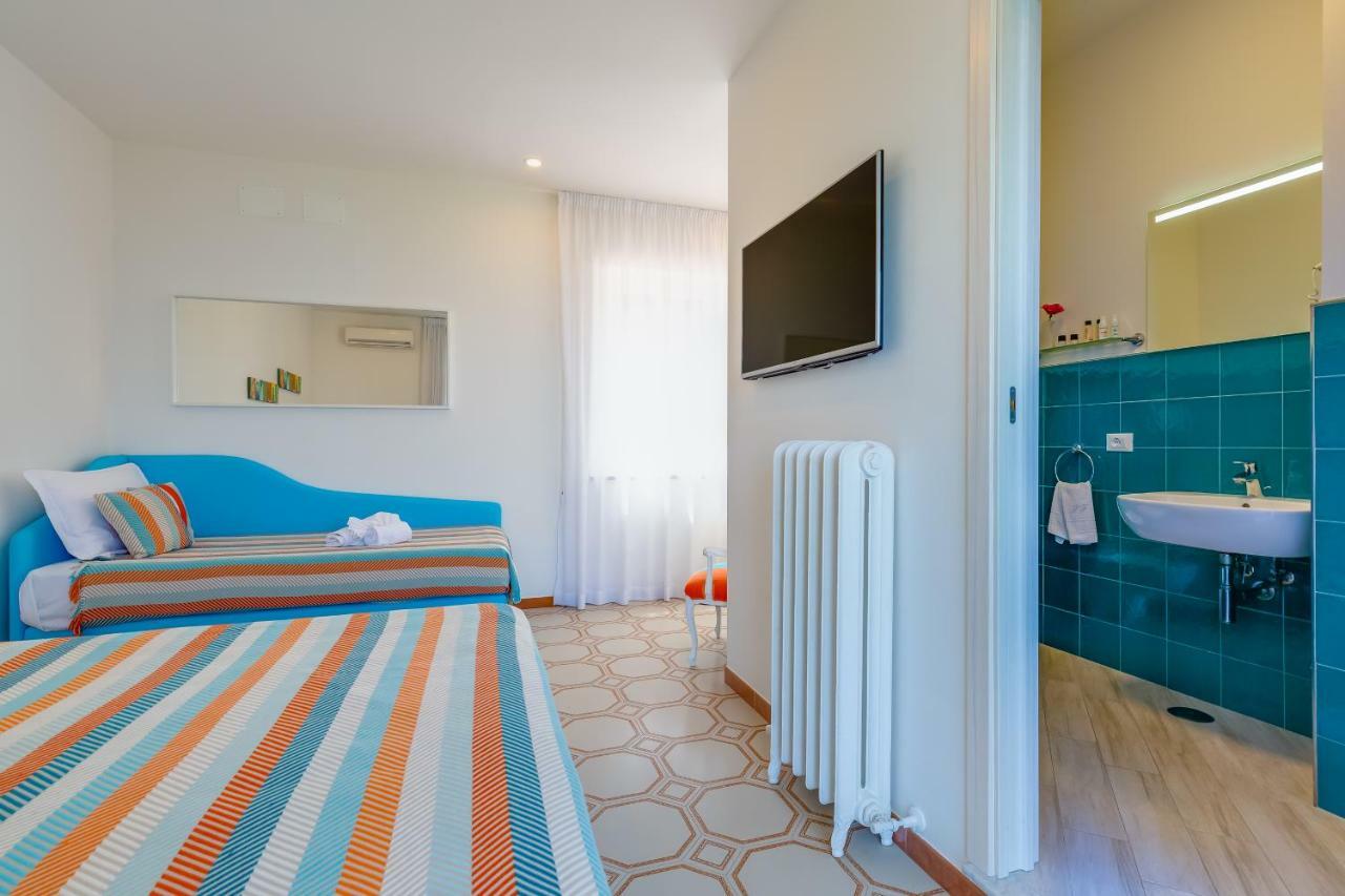 Villa Sorrento Flats Bagian luar foto