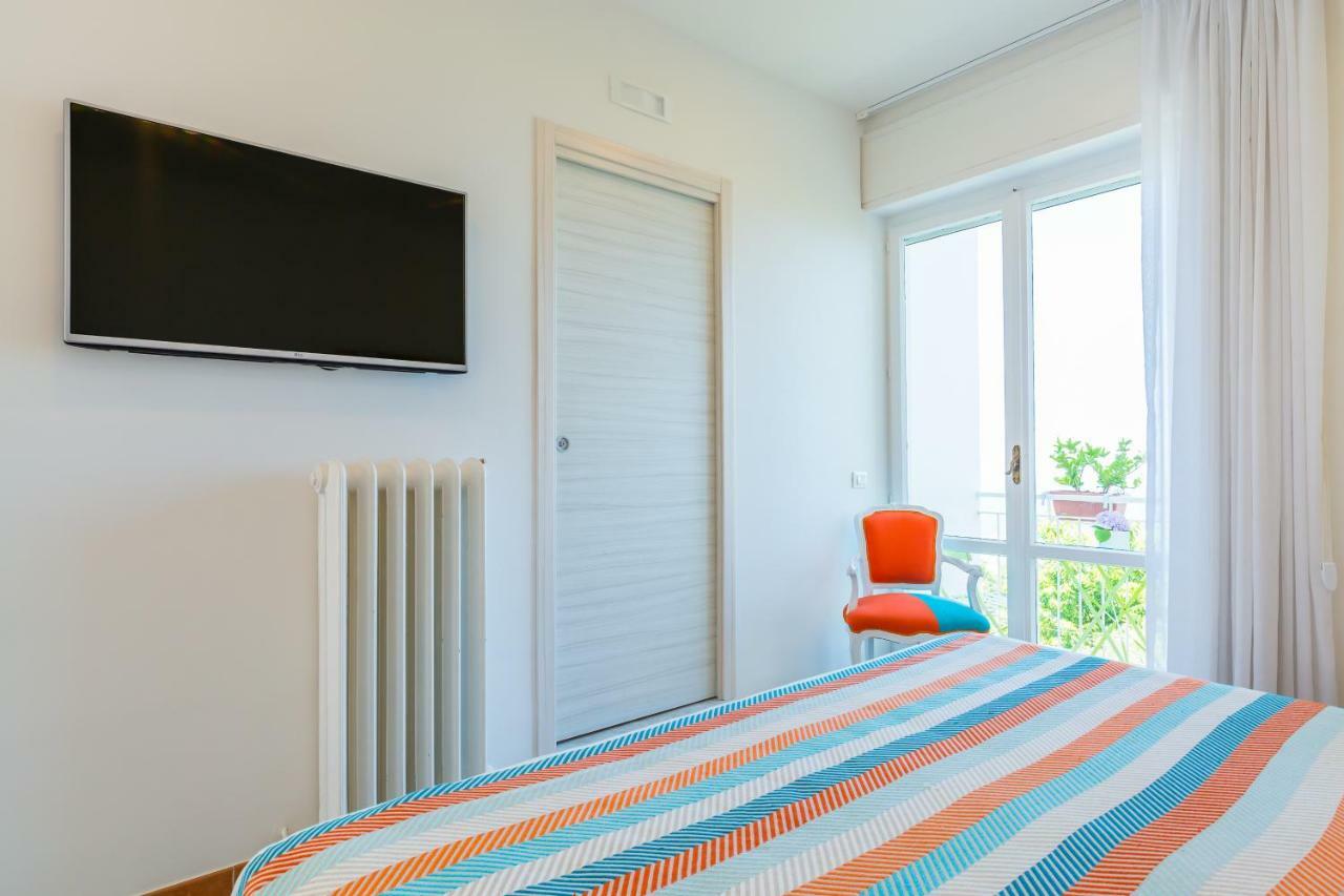 Villa Sorrento Flats Bagian luar foto